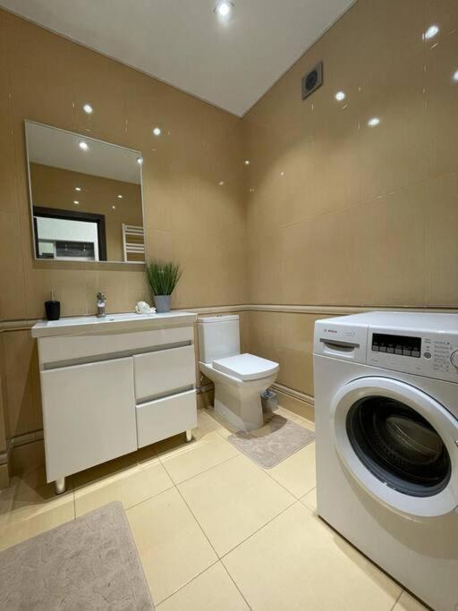 Sky House Premium Apartment In City Center Chisinau Luaran gambar
